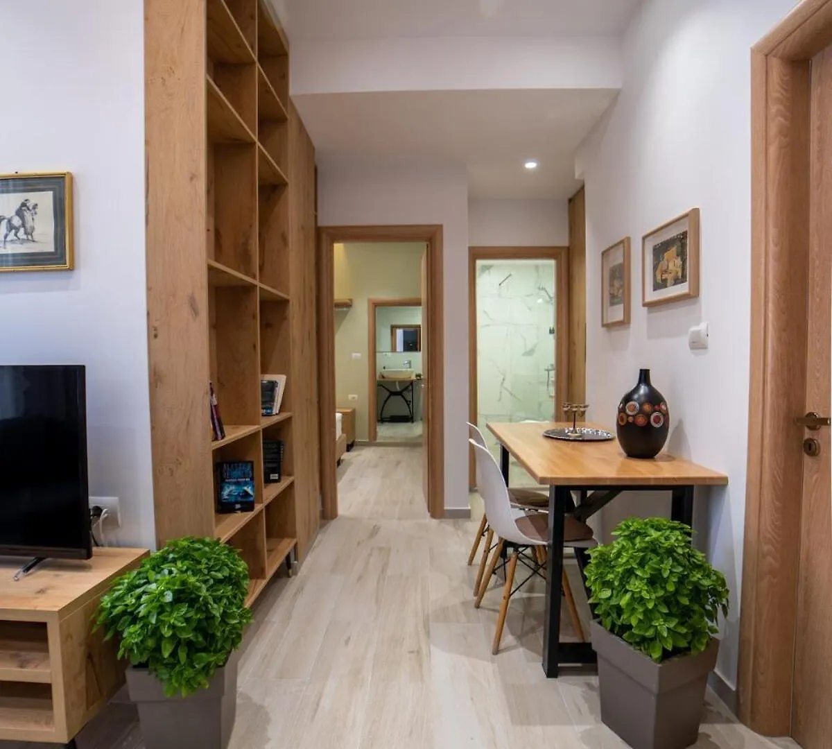 A Rustic Private Cottage With 1 Bedroom In Center Sarandë