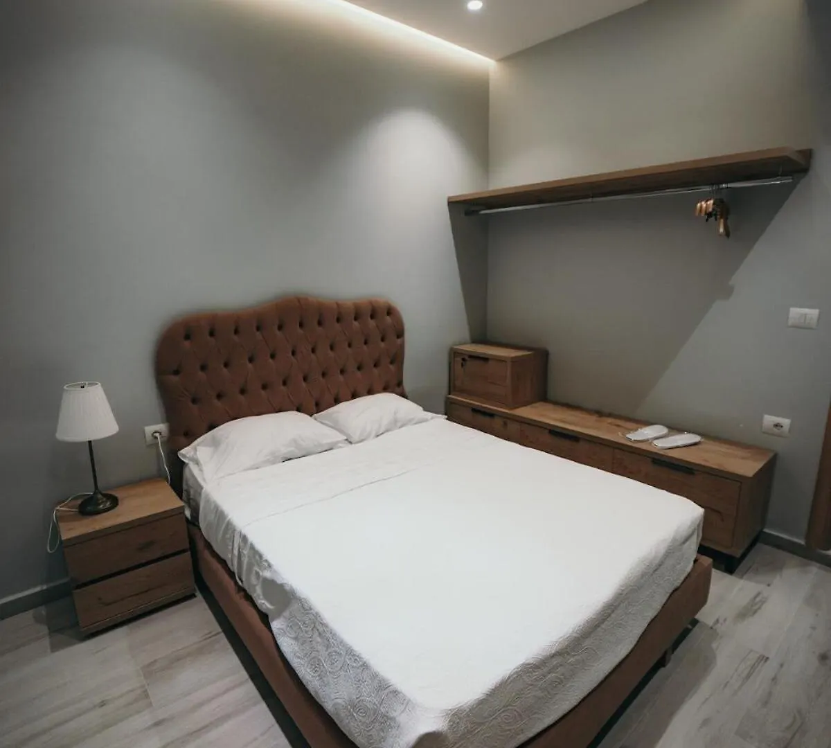 A Rustic Private Cottage With 1 Bedroom In Center Sarandë Apartamento